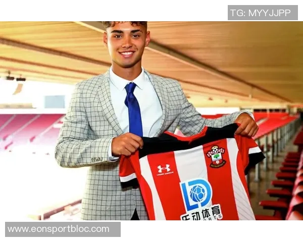 曼联新星哈迪签奖学金合同17岁后将转为职业合同